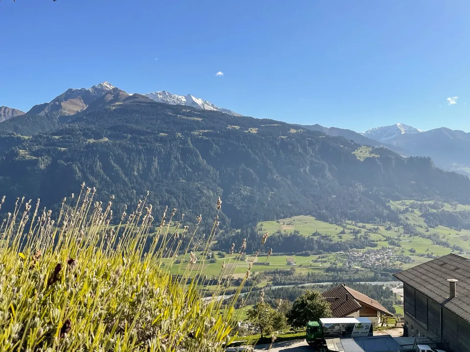Charmante maison jumelée de 4,5 pièces avec panorama sur les montagnes à Falera – photo 30 sur 30