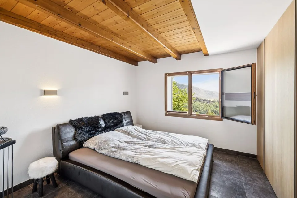 Große helle Villa mit atemberaubendem Blick - unabhängige 3,5-Zimmer-Wohnung inklusive. – Foto 7 von 11
