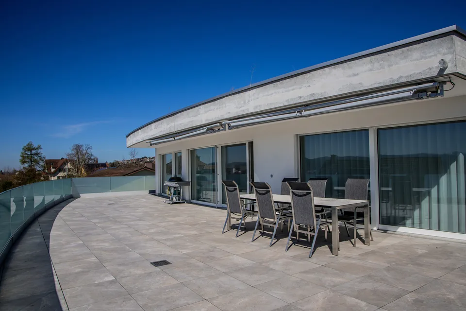 Exklusive Attikawohnung mit Panorama-Terrasse – Foto 10 von 11