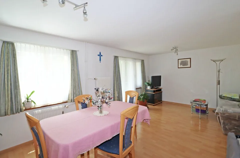 Mehrfamilienhaus mit 4 Wohneinheiten und einem Gewerbelokal in Unterterzen SG – Foto 12 von 13