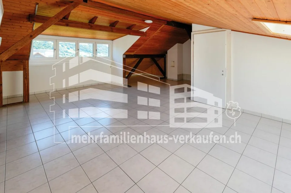 Casa plurifamiliare con annesso