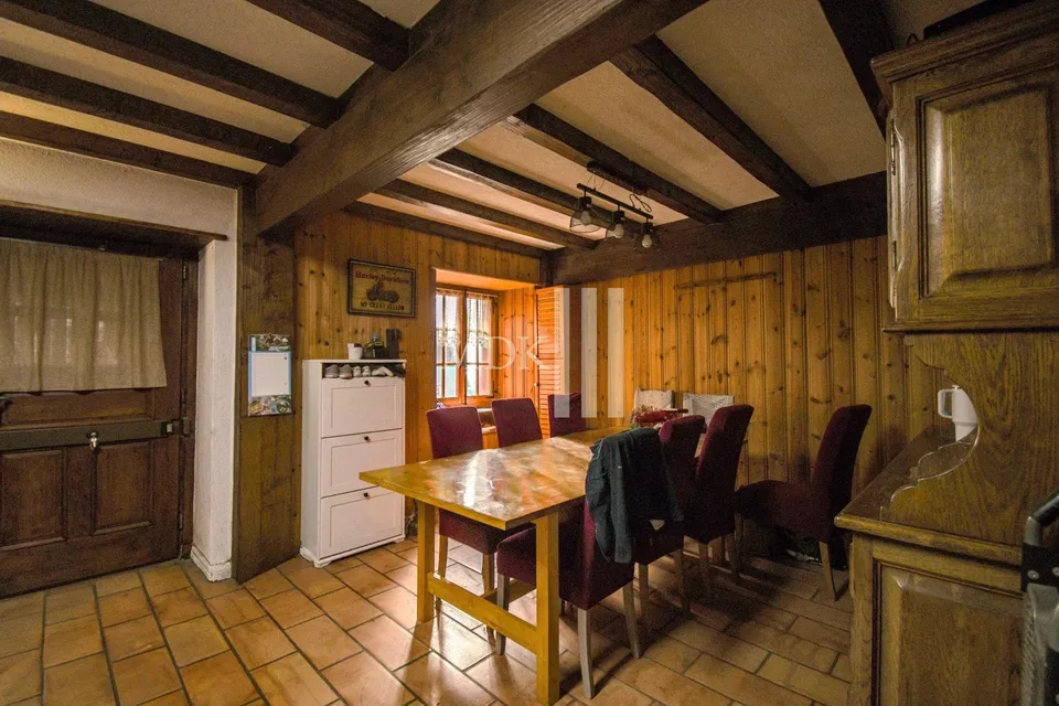 Magnifico chalet isolato con ampi terreni a Giettes