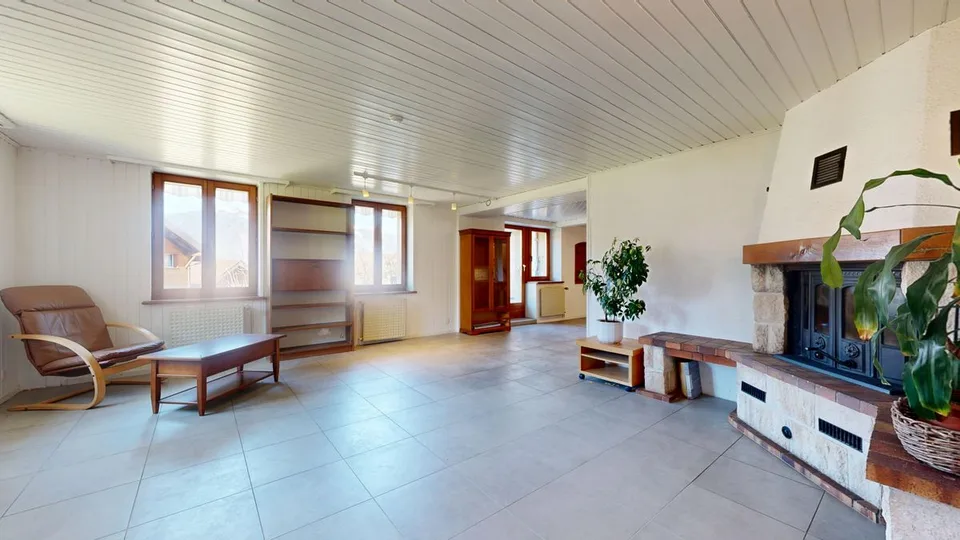 Casa plurifamiliare con 2 appartamenti in vendita