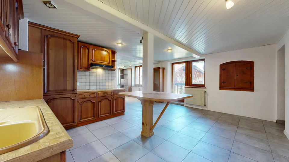 Casa plurifamiliare con 2 appartamenti in vendita