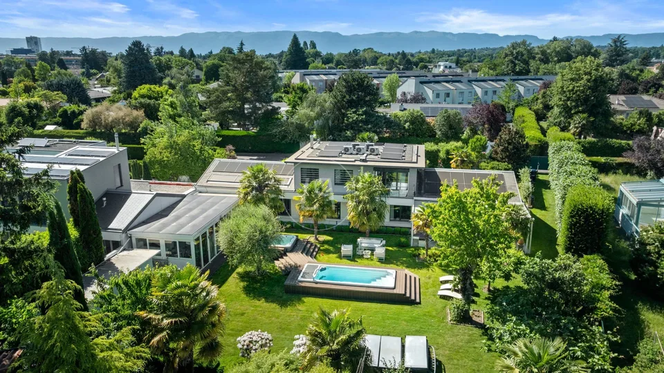 Superbe propriété contemporaine au calme, à Thônex