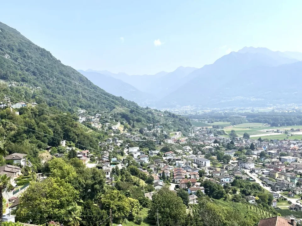 Grundstück in einer sehr sonnigen Wohngegend