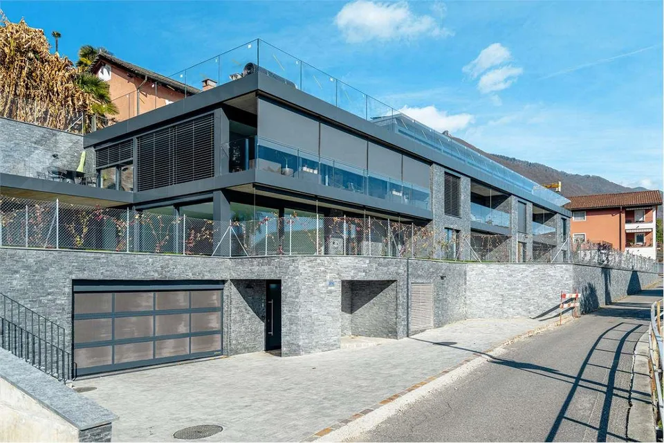 Penthouse de luxe 5.5 NEUF à Minusio avec vue sur le lac