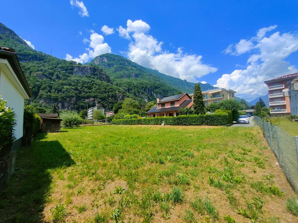 Terreno edificabile a Lodrino