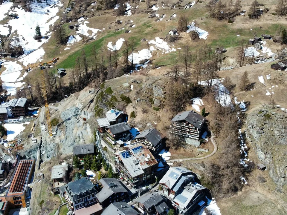 Sonnige Bauparzelle mit Bergsicht in Zermatt – Foto 10 von 11