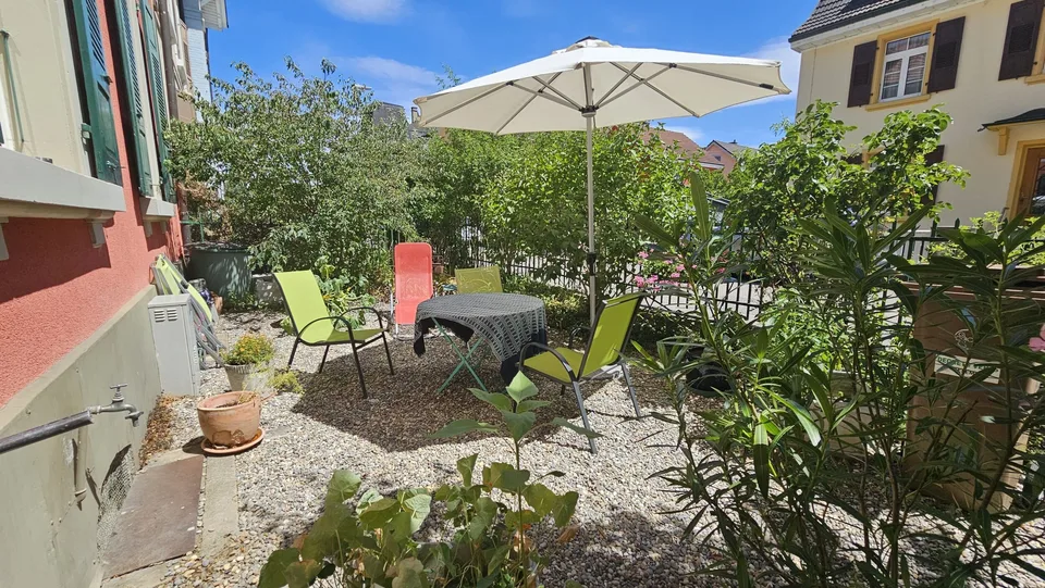 In vendita a Delémont edificio con 3 appartamenti, terrazza e giardino