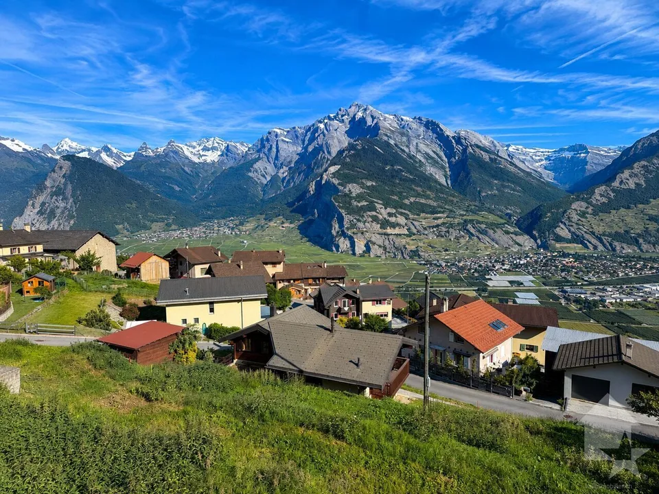 Joli terrain à bâtir avec vue dégagée sur les Alpes