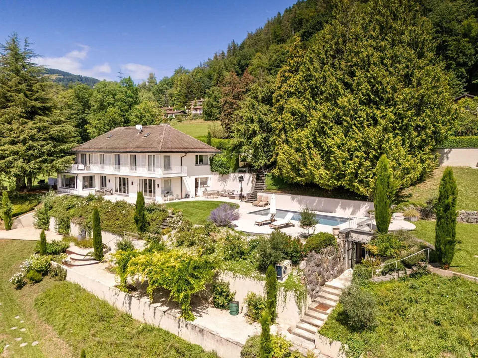 Superbe propriété avec piscine, vue panoramique au-dessus de Montreux