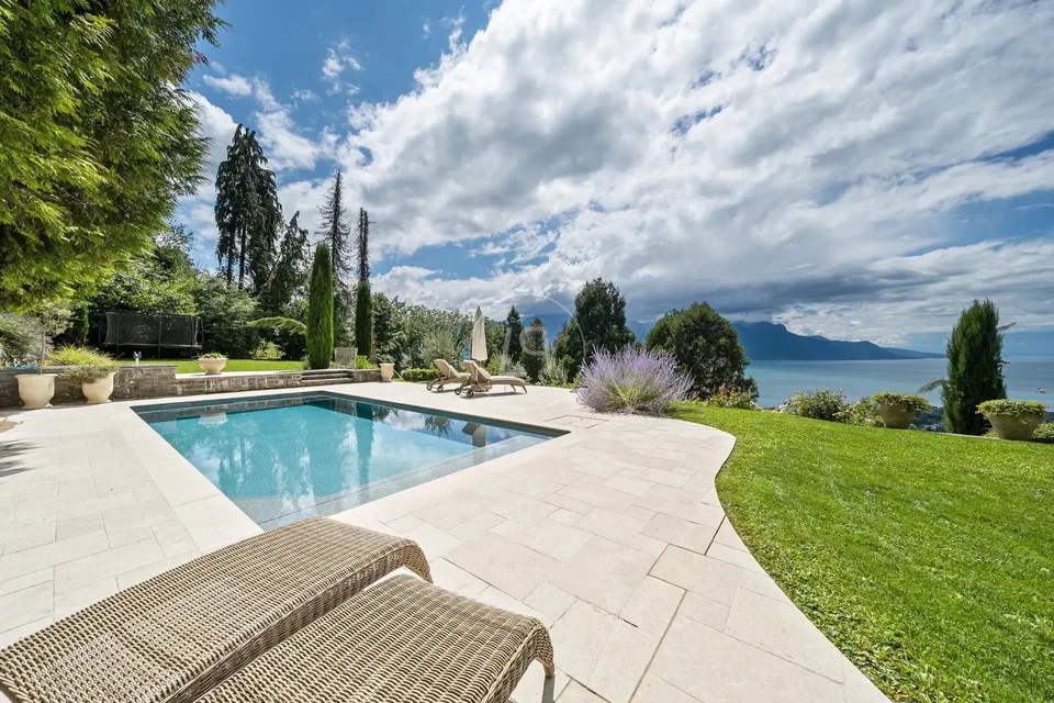 Superba proprietà con piscina, vista panoramica sopra Montreux