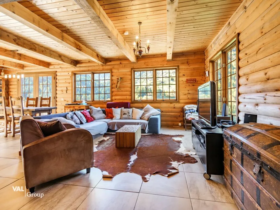 "Magnifique chalet ""canadien"" pour les amoureux de nature (6.5 + 3.5 pces)"
