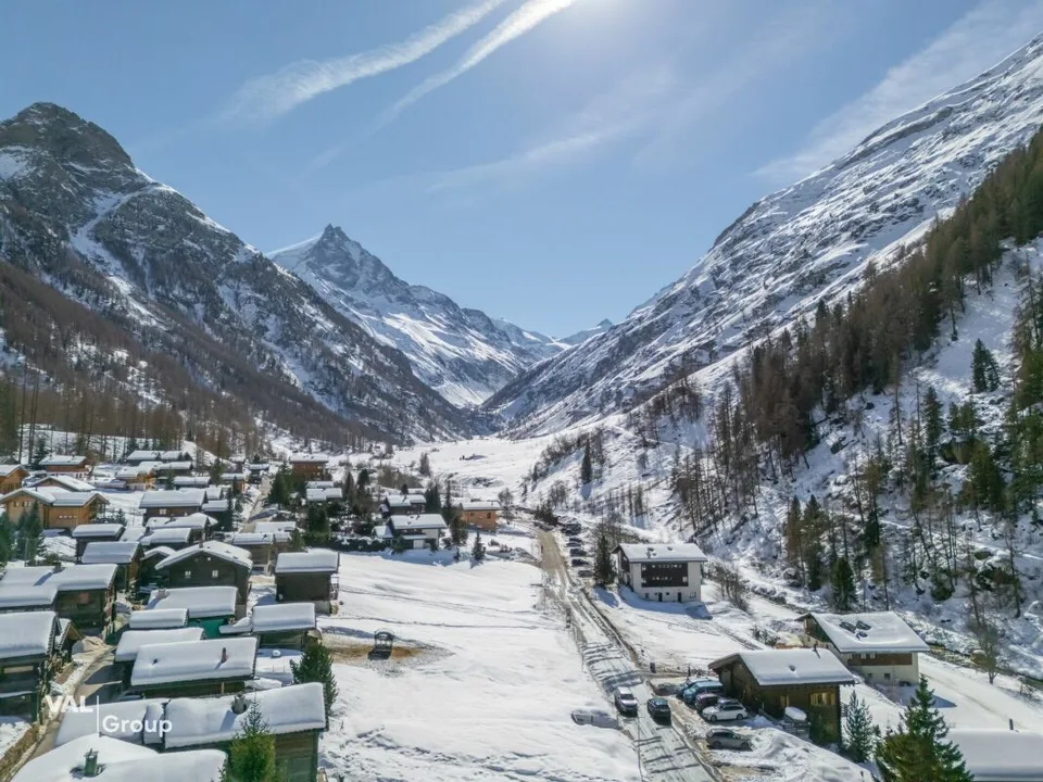 Charmant chalet aux élégances alpines dans un décor à couper le souffle