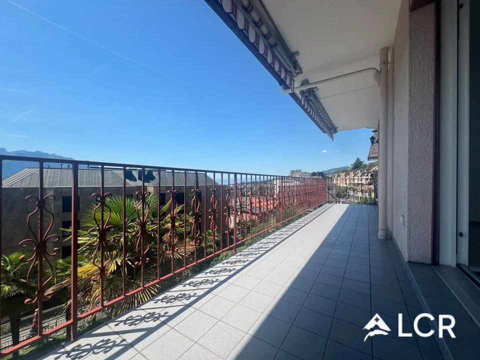 Beau bâtiment de retraite à Montreux / 4 appartements / 8 places de parking / vue sur le lac