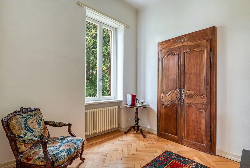 Appartamento spazioso in villa storica con terrazza e balcone – foto 6 di 8