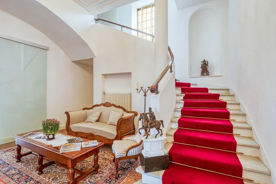 Incantevole appartamento mansardato con terrazza in una villa storica – foto 7 di 9