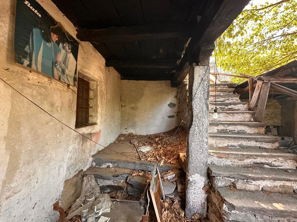 Deux bâtiments historiques avec cour privée au cœur de Gordevio – photo 12 sur 15
