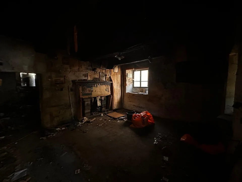 Deux bâtiments historiques avec cour privée au cœur de Gordevio – photo 11 sur 15