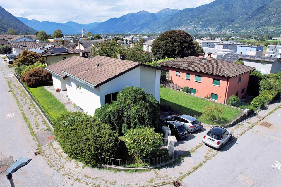 Einfamilienhaus mit großem Grundstück in ruhiger Lage