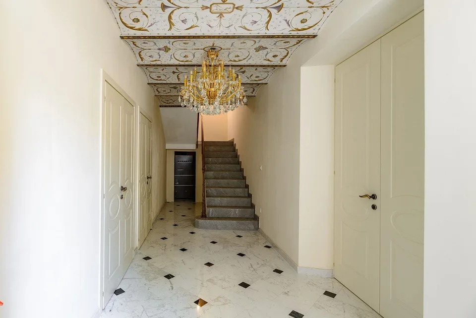 Villa Armonia – Prestigeträchtige Villa mit Dachterrasse, Jacuzzi und Seeblick in Lugano – Foto 8 von 11