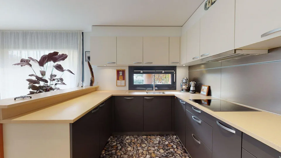 Appartamento 4.5 locali con giardino in via privata – Posizione cen...