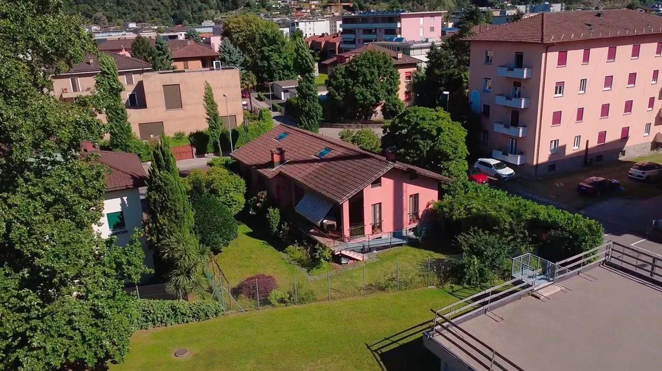 Casa unifamiliare con giardino nel centro di Bellinzona – grande po...