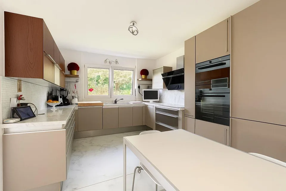 STABIO | VILLA IN PERFEKTER ZUSTAND MIT PRIVATGARTEN – Foto 8 von 17