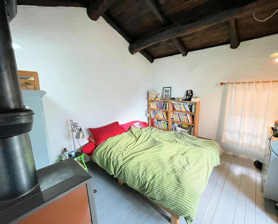 Originale rustikale Wohnung in Val Morobbia für Liebhaber der Ruhe – Foto 9 von 15