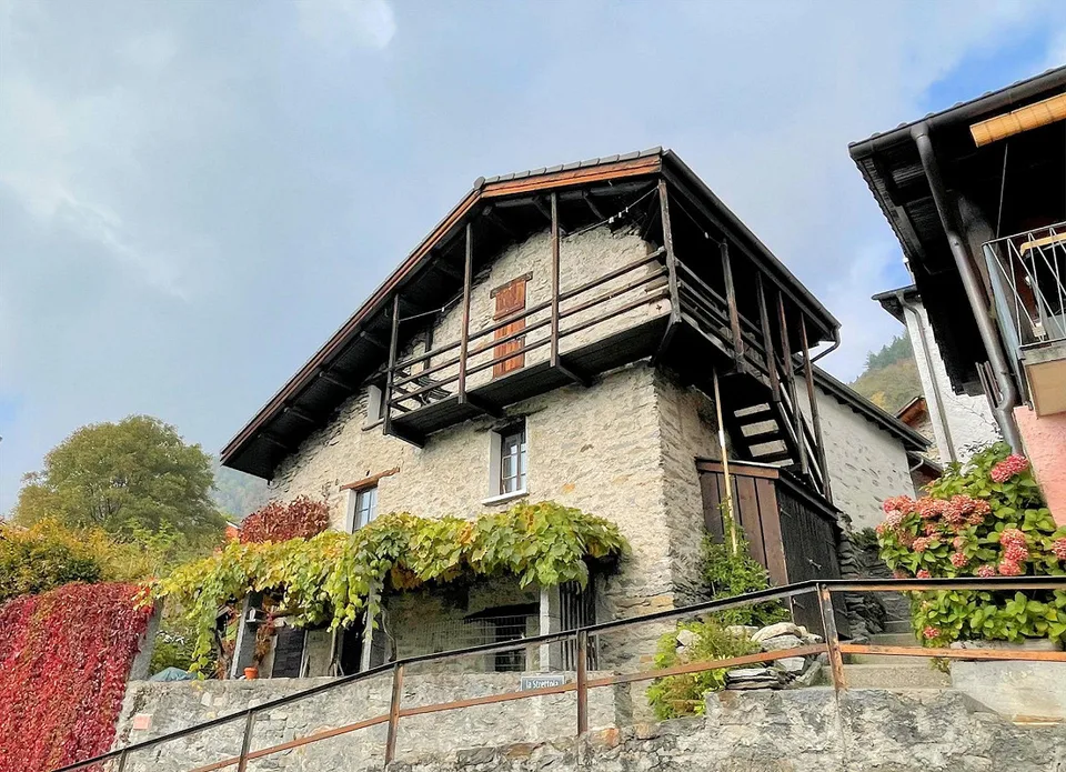 Originale rustico in Val Morobbia per amanti della tranquillità