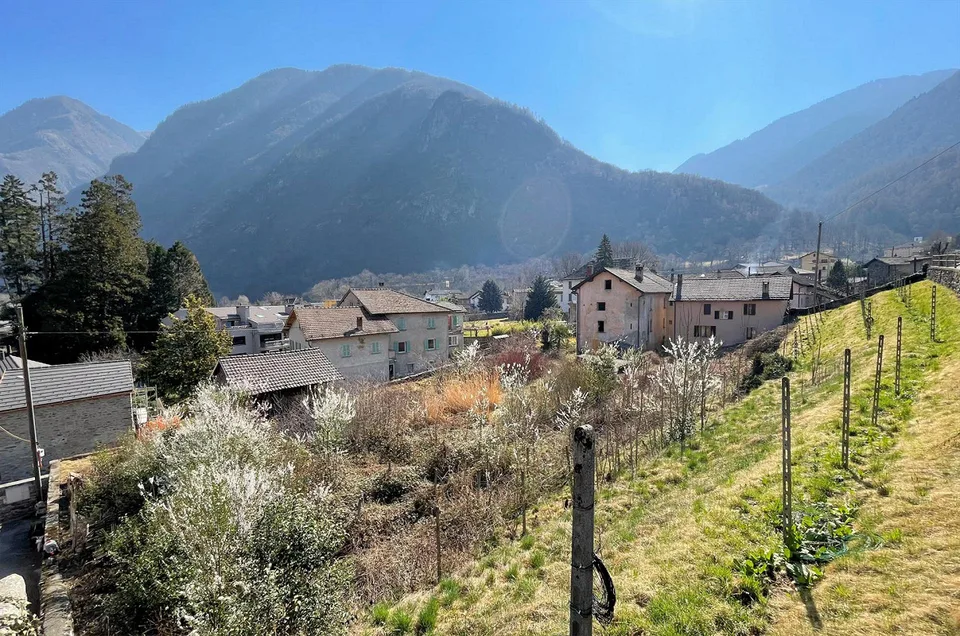 Baugrundstück von 2370 m² mit genehmigter Baugenehmigung