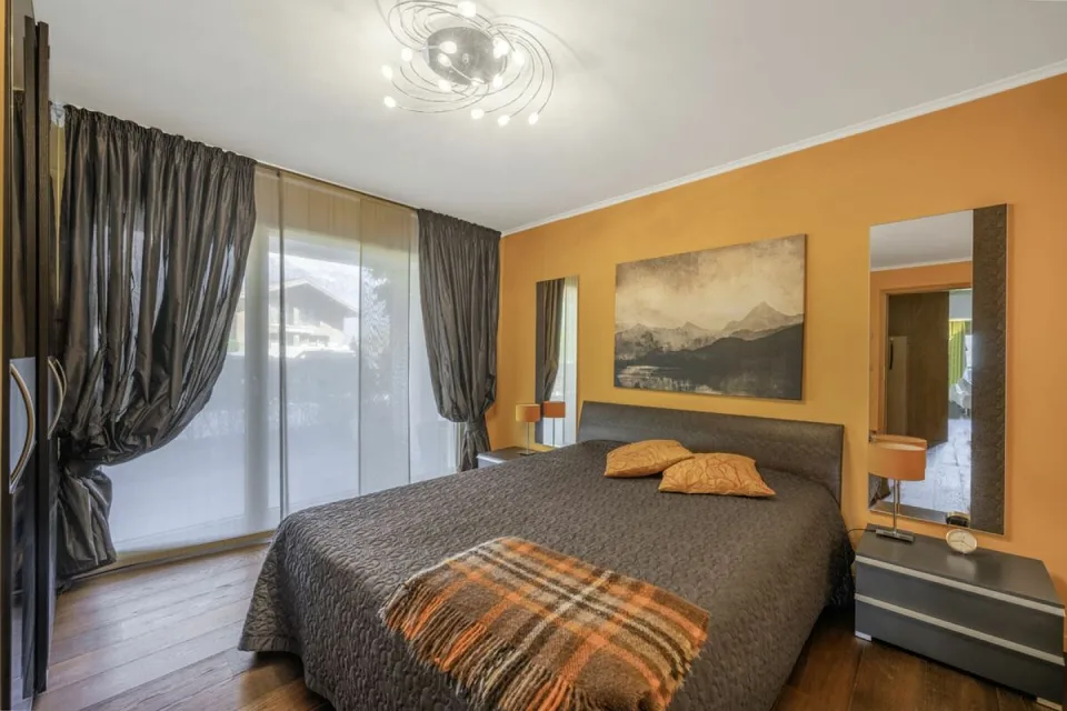 LAKESIDE LIVING Appartamento con giardino di 4,5 locali a Iseltwald – foto 10 di 13
