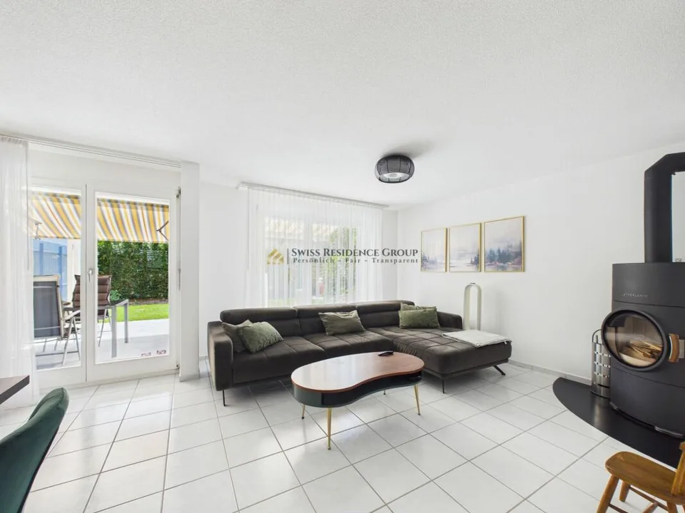 Maison d'angle moderne de 6,5 pièces avec jardin ensoleillé dans un quartier résidentiel recherché – photo 6 sur 13