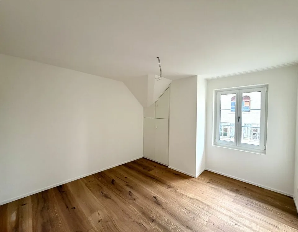 Neuwertige 4.5 Zimmer-Wohnung komplett kernsaniert!