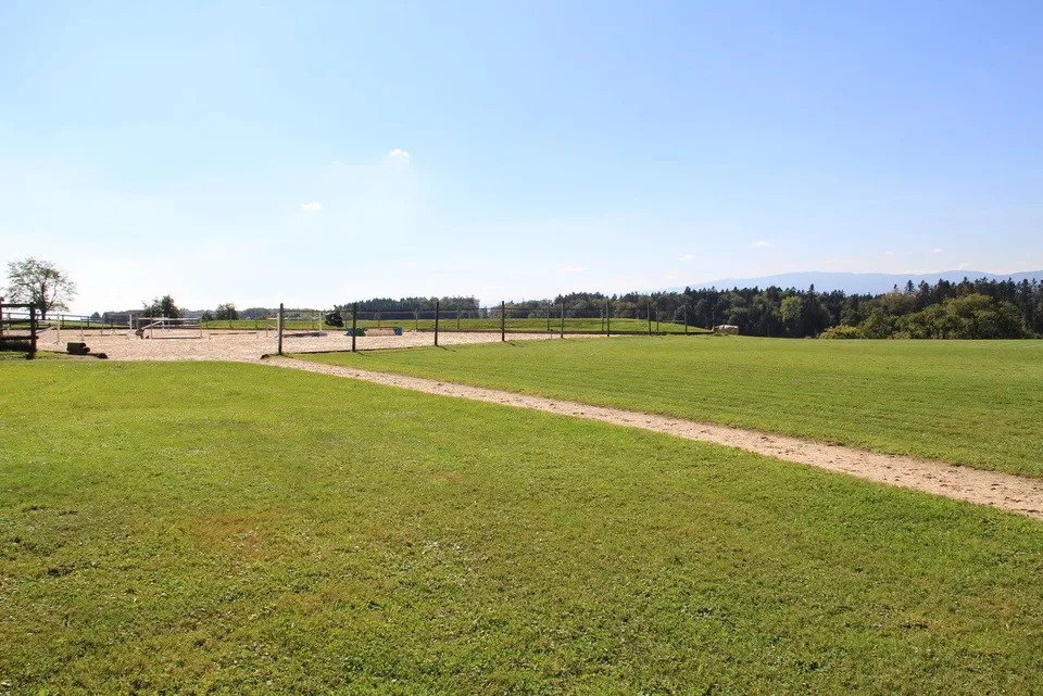 Magnifique terrain pour 1 à 3 villas - 540 spb avec parc et carré de dressage