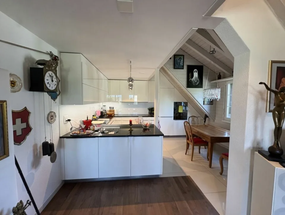 Appartamento di lusso su tre livelli con molta luce