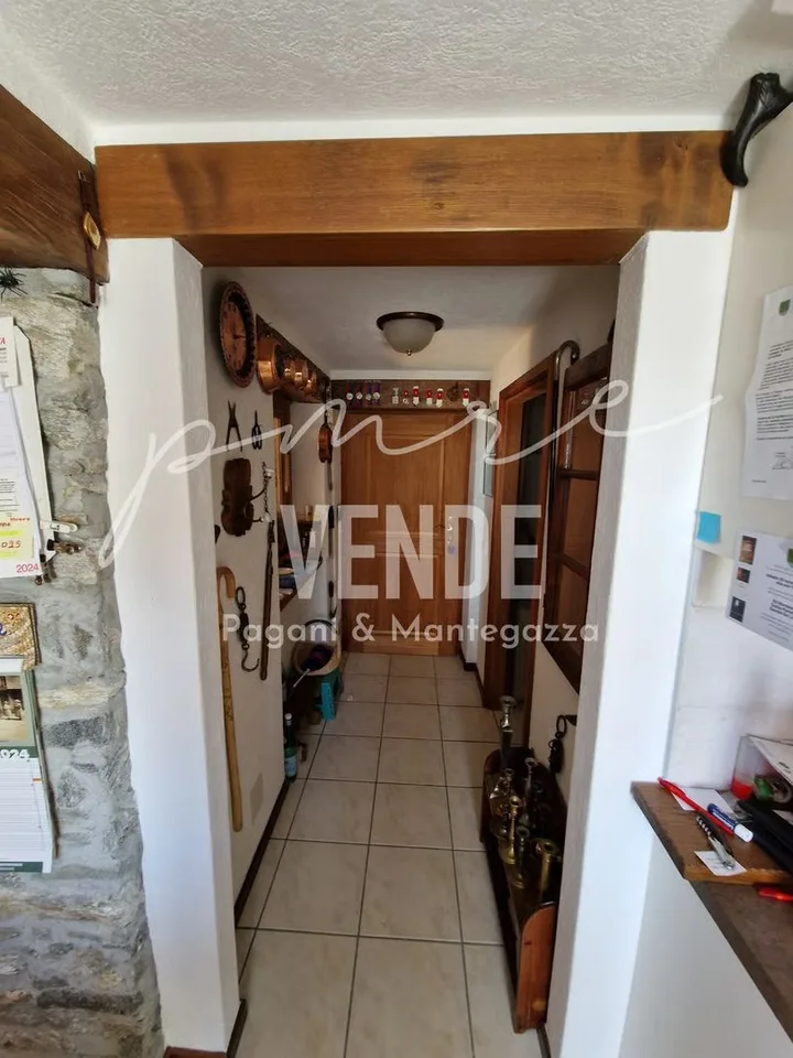 CHARMANTE 5.0 WOHNUNG IN RUSTIKALEM ZWEIFAMILIENHAUS MIT GROTTINO UND PANORAMAGARTEN – Foto 12 von 21