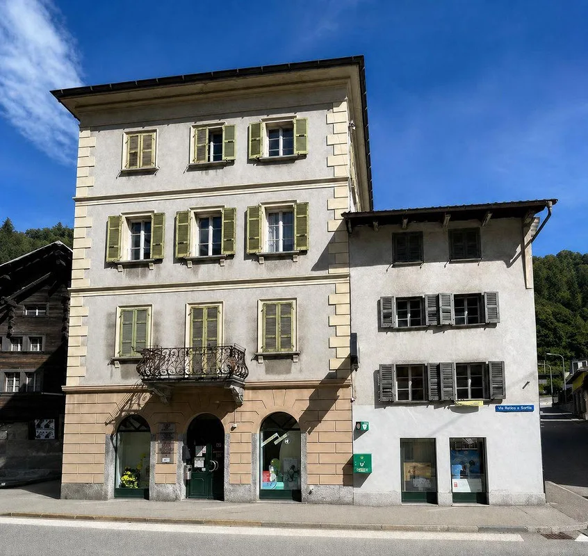 Opportunità di investimento a Faido: stabile plurifamiliare con alt...