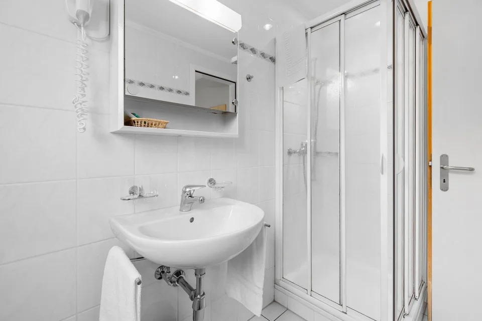 Storico albergo con ristorante, grotto e terreno edificabile – una ... – foto 19 di 30