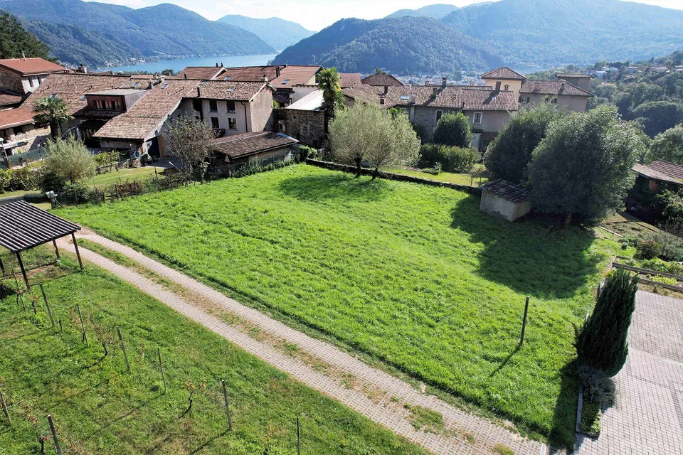 Terreno edificabile R3 in zona molto tranquilla a soli 9 km da Lugano