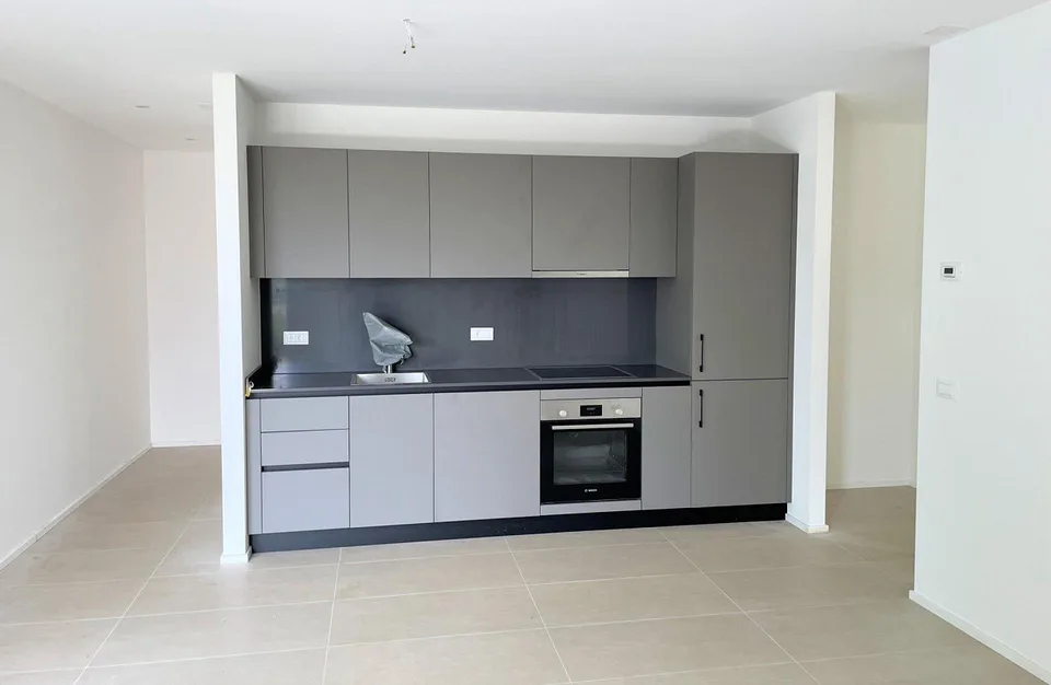 Nuovo appartamento in un piccolo complesso residenziale situato nel verde