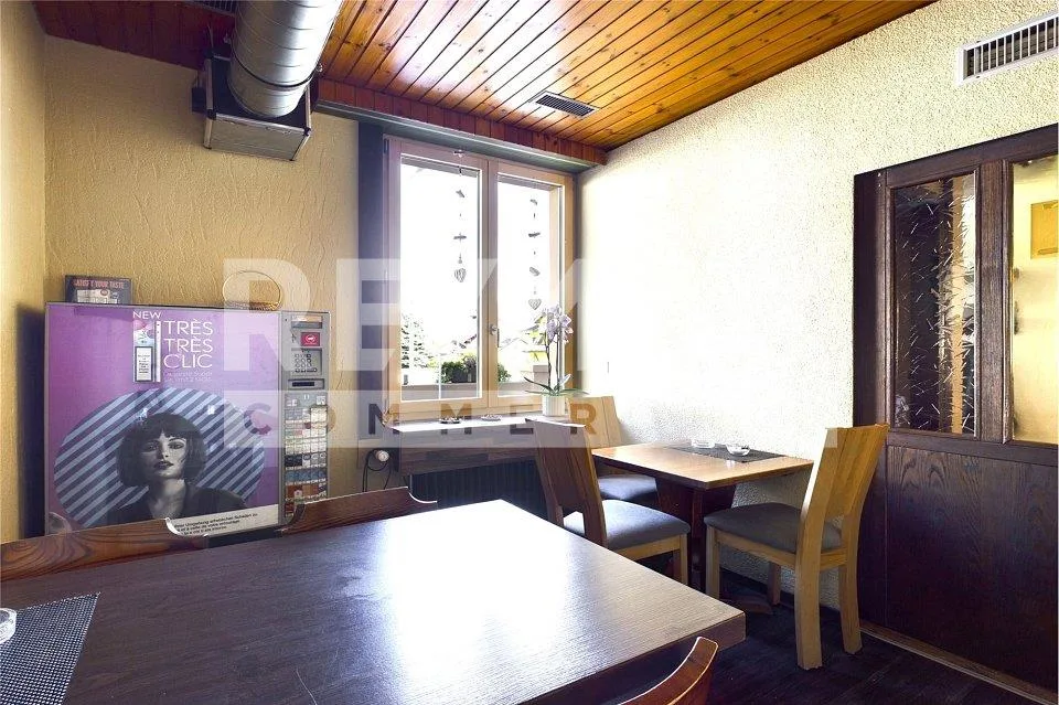 Proprietà residenziale e commerciale "TOURIST" in una posizione pedonale frequentata.