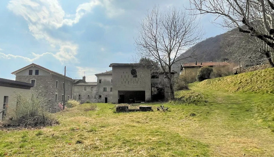 Baugrundstück von 1300 m² in der Natur