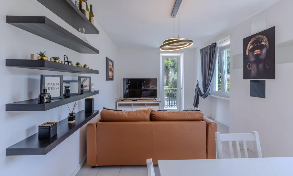 OCCASIONE - AMPIO 3.5 LOCALI CON BALCONE A LUGANO FIGINO