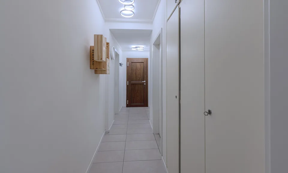 ANGEBOT - EINLADEND UND GERÄUMIG 3.5 ZIMMER RENOVIERT IN FIGINO