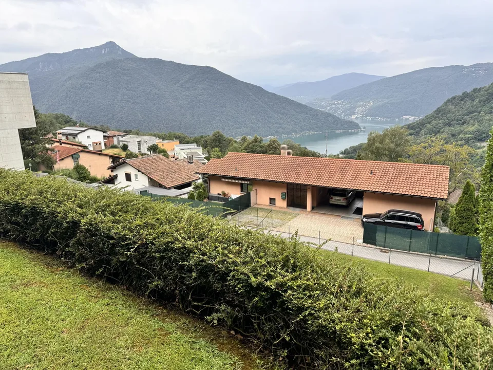 GRANDE TERRENO EDIFICABILE DI 530 MQ CON VISTA LAGO A ROVIO