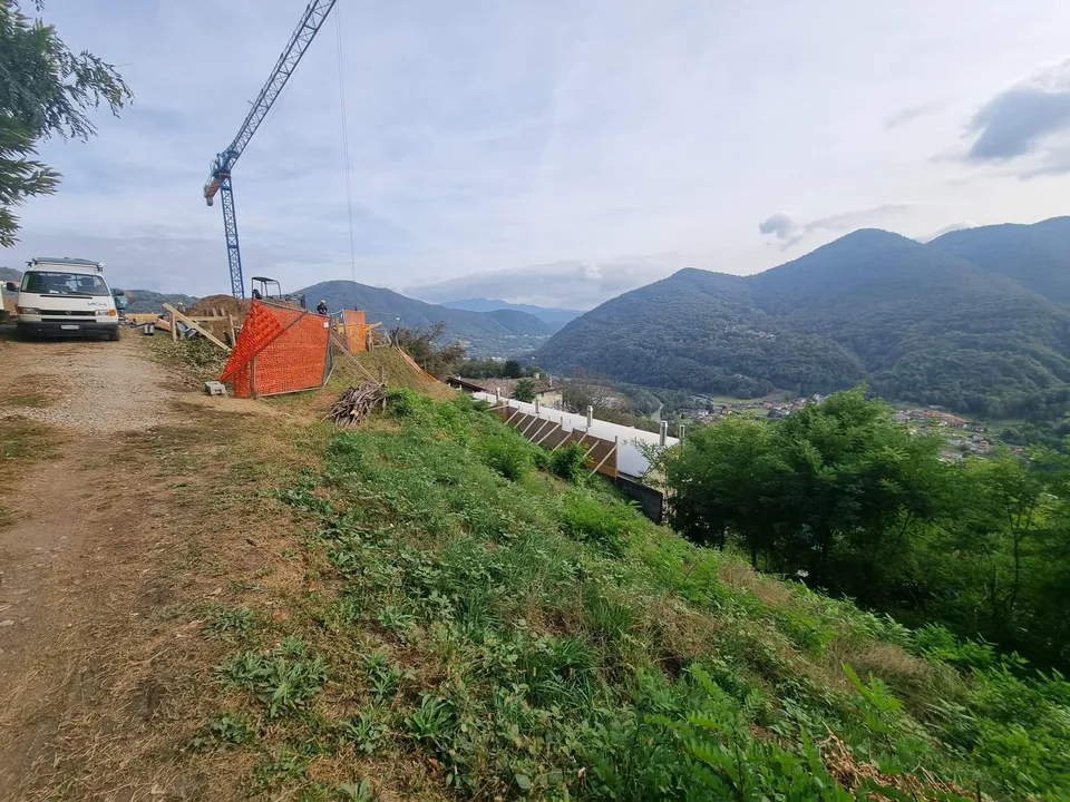 TERRENO EDIFICABILE DI 2567 MQ CON VISTA APERTA A MONTEGGIO