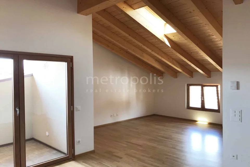SCHÖNE 3.5 ZIMMER IM OBEREN STOCK IN RANCATE