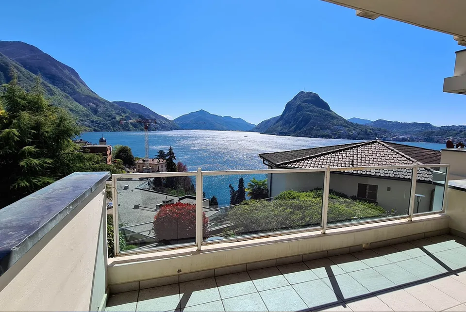 AMPIO 3.5 CON VISTA LAGO MOZZAFIATO A LUGANO CASTAGNOLA